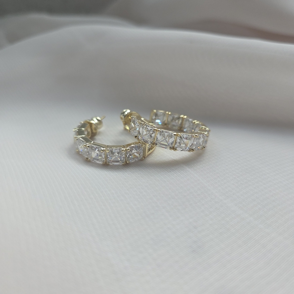 Melinda Maria "The Queen's Hoops" [NWT!]